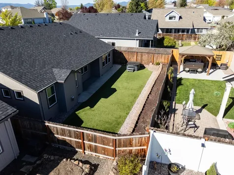 1615 Pearl Eye Lane Medford OR 97504