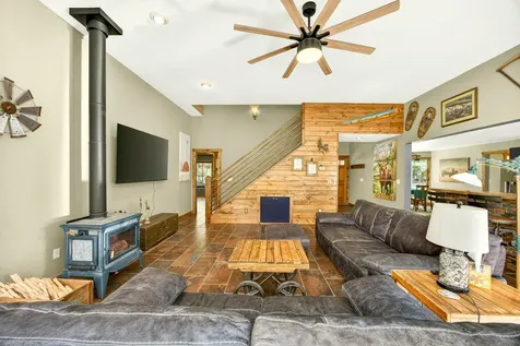 221 Hidden Valley Lane Rogue River OR 97537