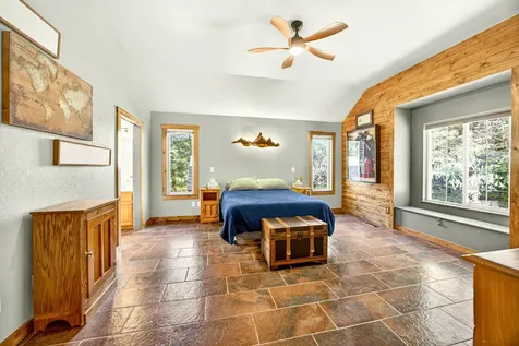 221 Hidden Valley Lane Rogue River OR 97537
