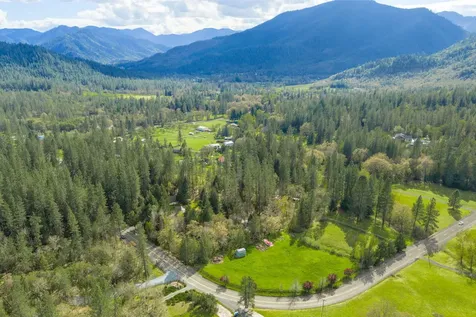 221 Hidden Valley Lane Rogue River OR 97537