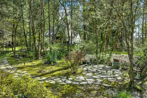 221 Hidden Valley Lane Rogue River OR 97537