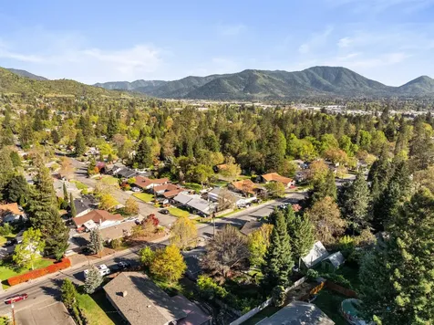 1310 NW Highland Avenue Grants Pass OR 97526