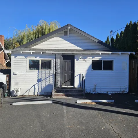 725 SW 8th Street Redmond OR 97756