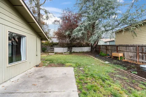 317 Highland Drive Medford OR 97504