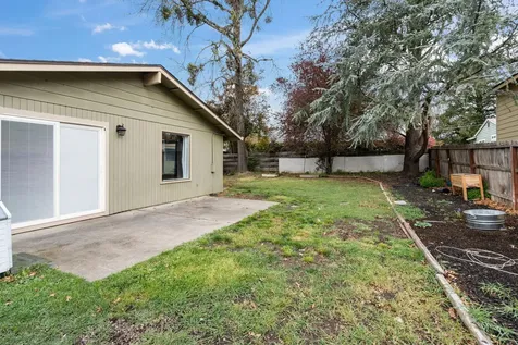 317 Highland Drive Medford OR 97504