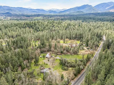 9650 W Evans Creek Road Rogue River OR 97537