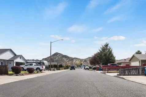 906 NE Mahogany Street Prineville OR 97754