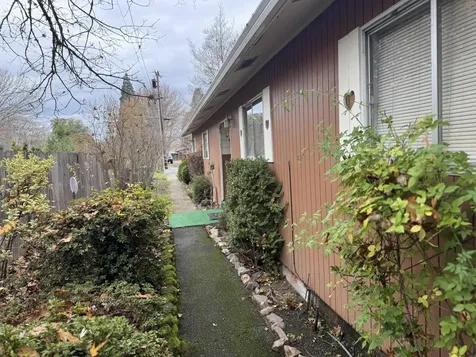 225 SW Westholm Avenue Grants Pass OR 97526