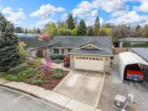 850 Forest Glen Drive Central Point OR 97502