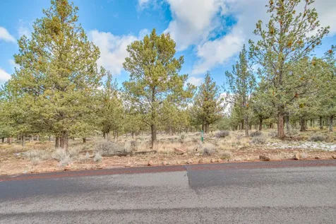 4034 NW Northcliff Bend OR 97703