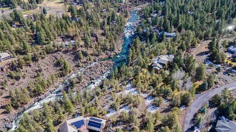 4034 NW Northcliff Bend OR 97703