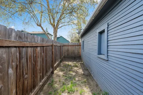 1051 W 11th Street Medford OR 97501