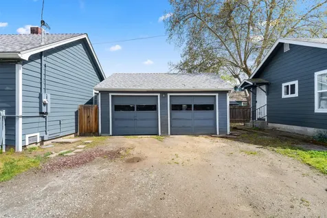 1051 W 11th Street Medford OR 97501