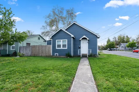 1051 W 11th Street Medford OR 97501