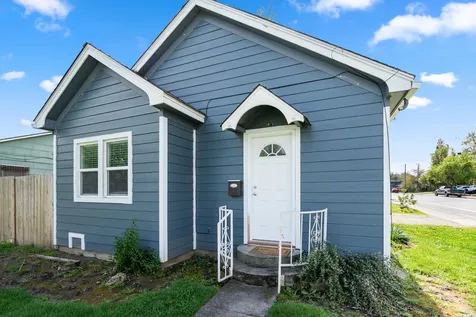 1051 W 11th Street Medford OR 97501