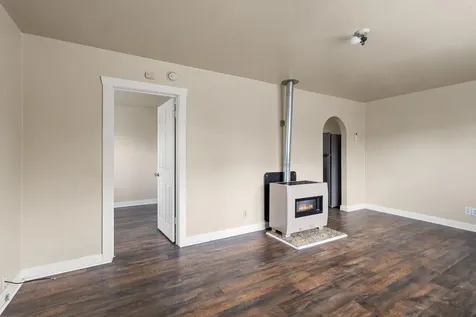 1051 W 11th Street Medford OR 97501