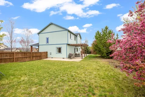 411 NE Petal Court Madras OR 97741