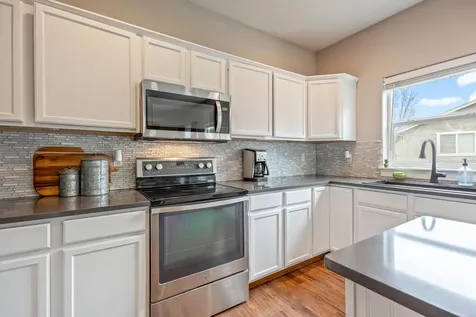 411 NE Petal Court Madras OR 97741