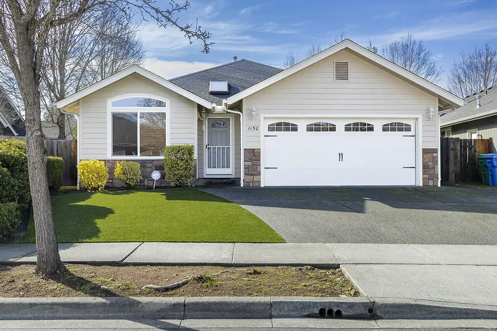 1150 Angler Lane Grants Pass OR 97527