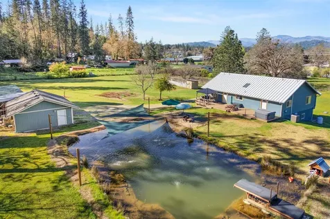 649 Pleasant Valley Road Merlin OR 97532