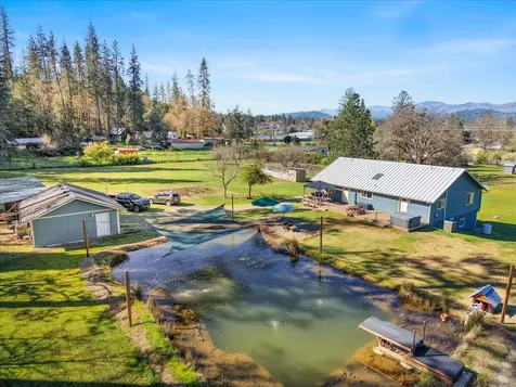 649 Pleasant Valley Road Merlin OR 97532