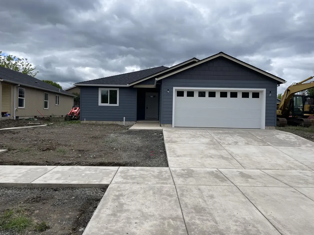 2481 Brady Way Medford OR 97501