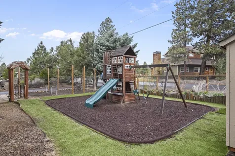 19415 W Campbell Road Bend OR 97702