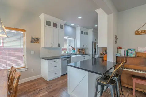2202 NW Cedar Avenue Redmond OR 97756