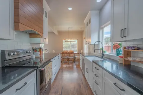 2202 NW Cedar Avenue Redmond OR 97756