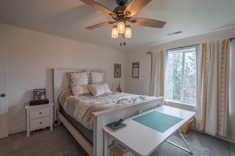 2202 NW Cedar Avenue Redmond OR 97756