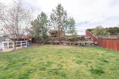 2202 NW Cedar Avenue Redmond OR 97756