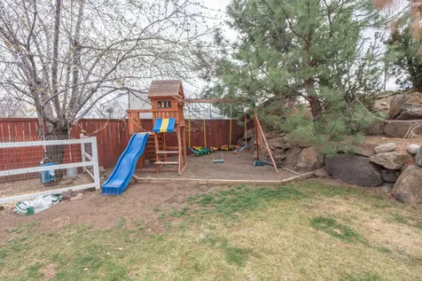 2202 NW Cedar Avenue Redmond OR 97756