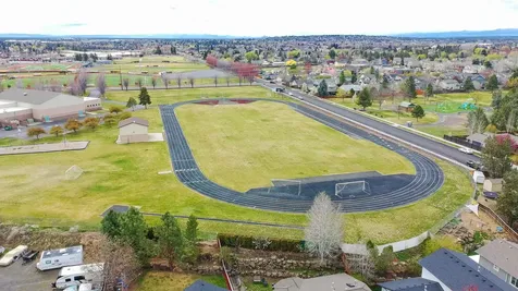 2202 NW Cedar Avenue Redmond OR 97756