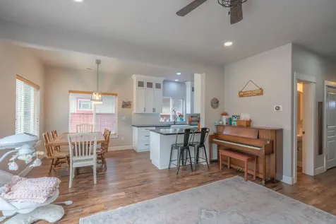 2202 NW Cedar Avenue Redmond OR 97756