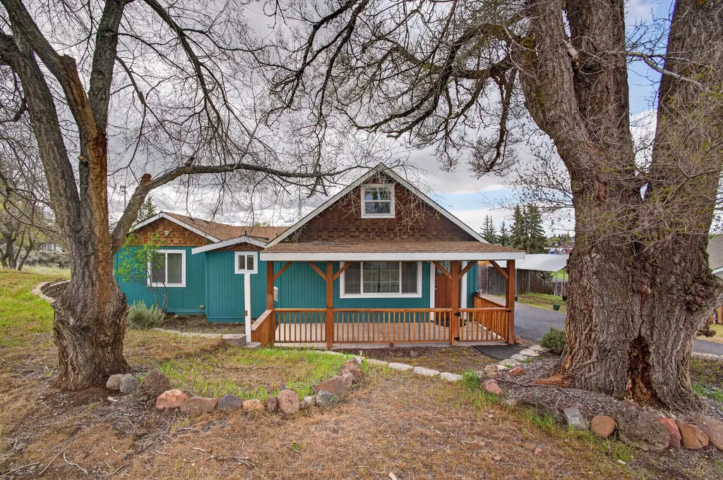 451 SE C Street Madras OR 97741