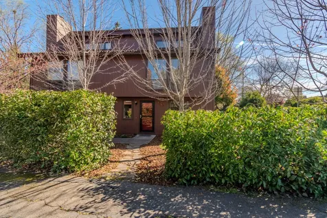 153 E Hersey Street Ashland OR 97520