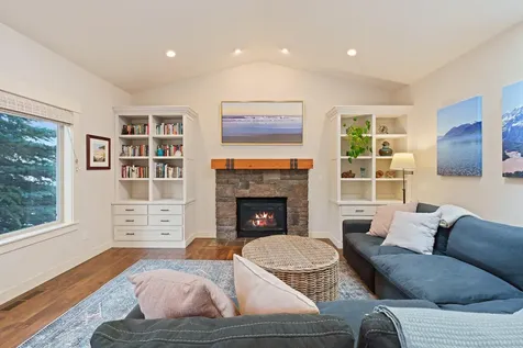 61461 Linton Loop Bend OR 97702