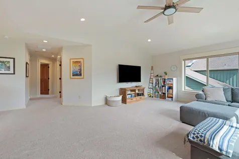 61461 Linton Loop Bend OR 97702