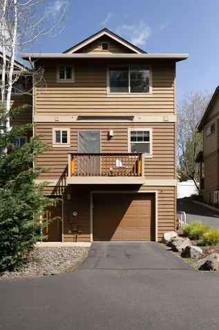 1865 NW Monterey Pines Drive Bend OR 97703