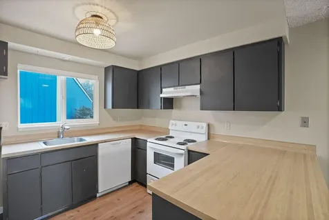 2025 NE Neil Way Bend OR 97701