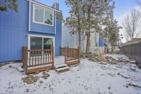 2025 NE Neil Way Bend OR 97701