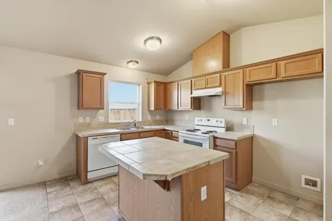2879 NE Jackdaw Drive Bend OR 97701