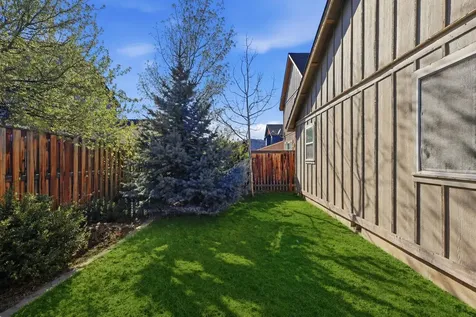 2879 NE Jackdaw Drive Bend OR 97701