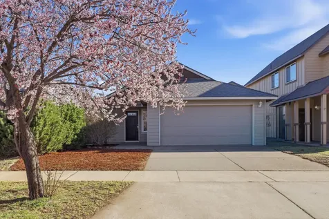 2879 NE Jackdaw Drive Bend OR 97701