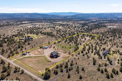6040 SE Gravett Road Prineville OR 97754