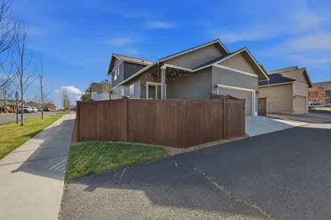 62735 Hawkview Road Bend OR 97701