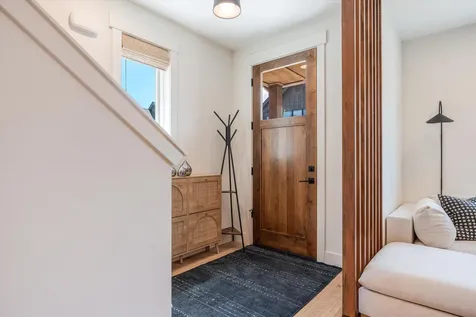 61312 Mcroberts Lane Bend OR 97702