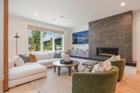 61312 Mcroberts Lane Bend OR 97702