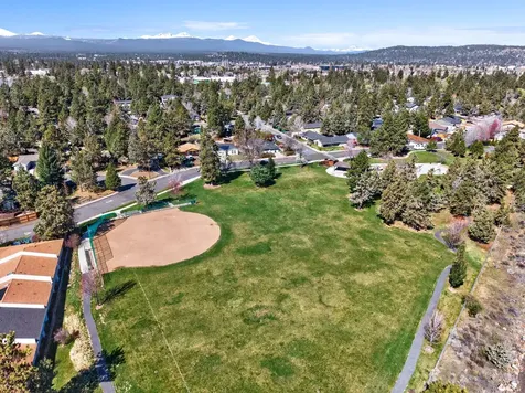 908 SE Stratford Court Bend OR 97702