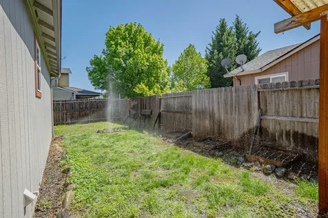 2702 Eagle Creek Drive White City OR 97503